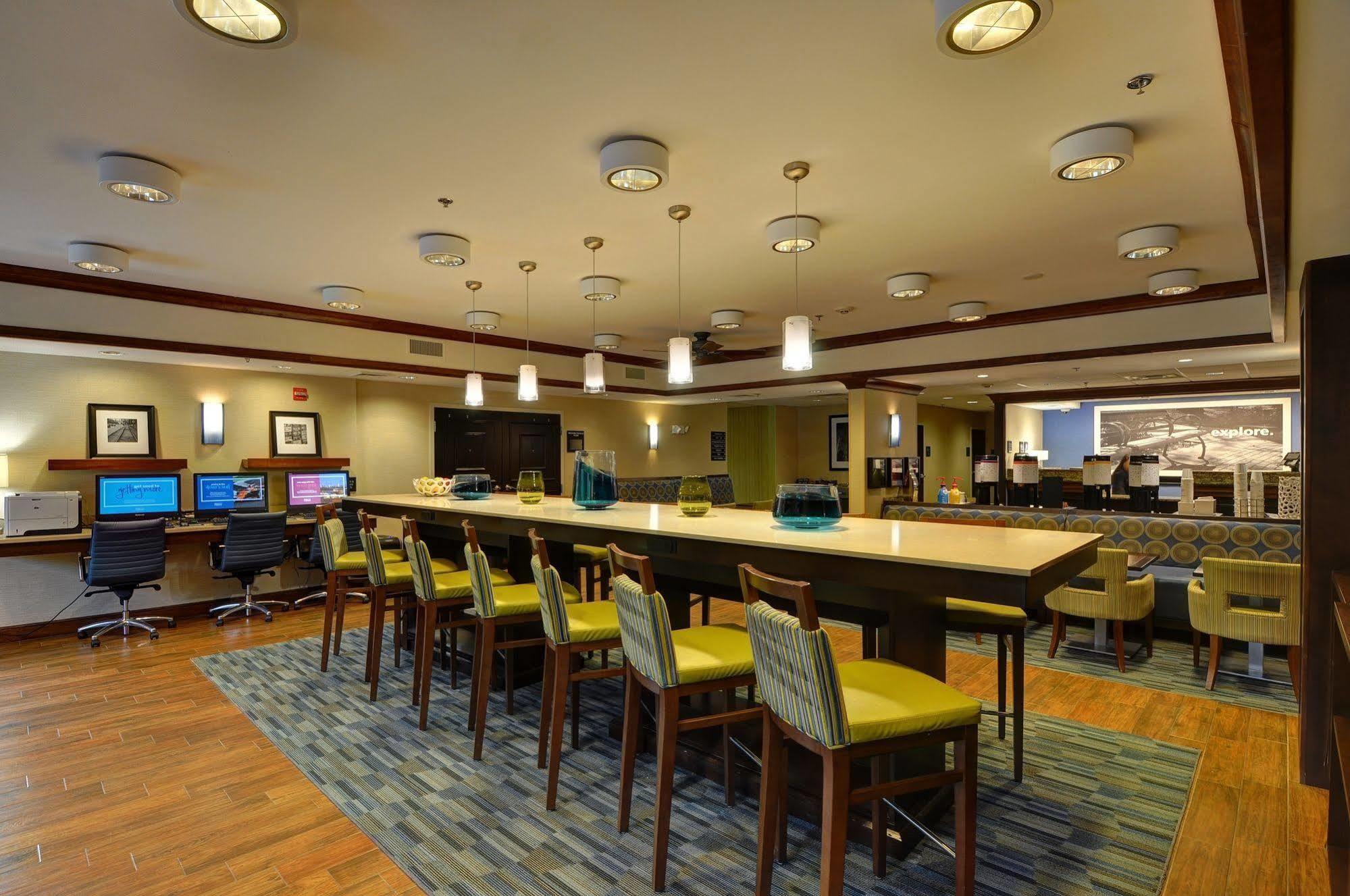 Hampton Inn Franklin Exterior photo