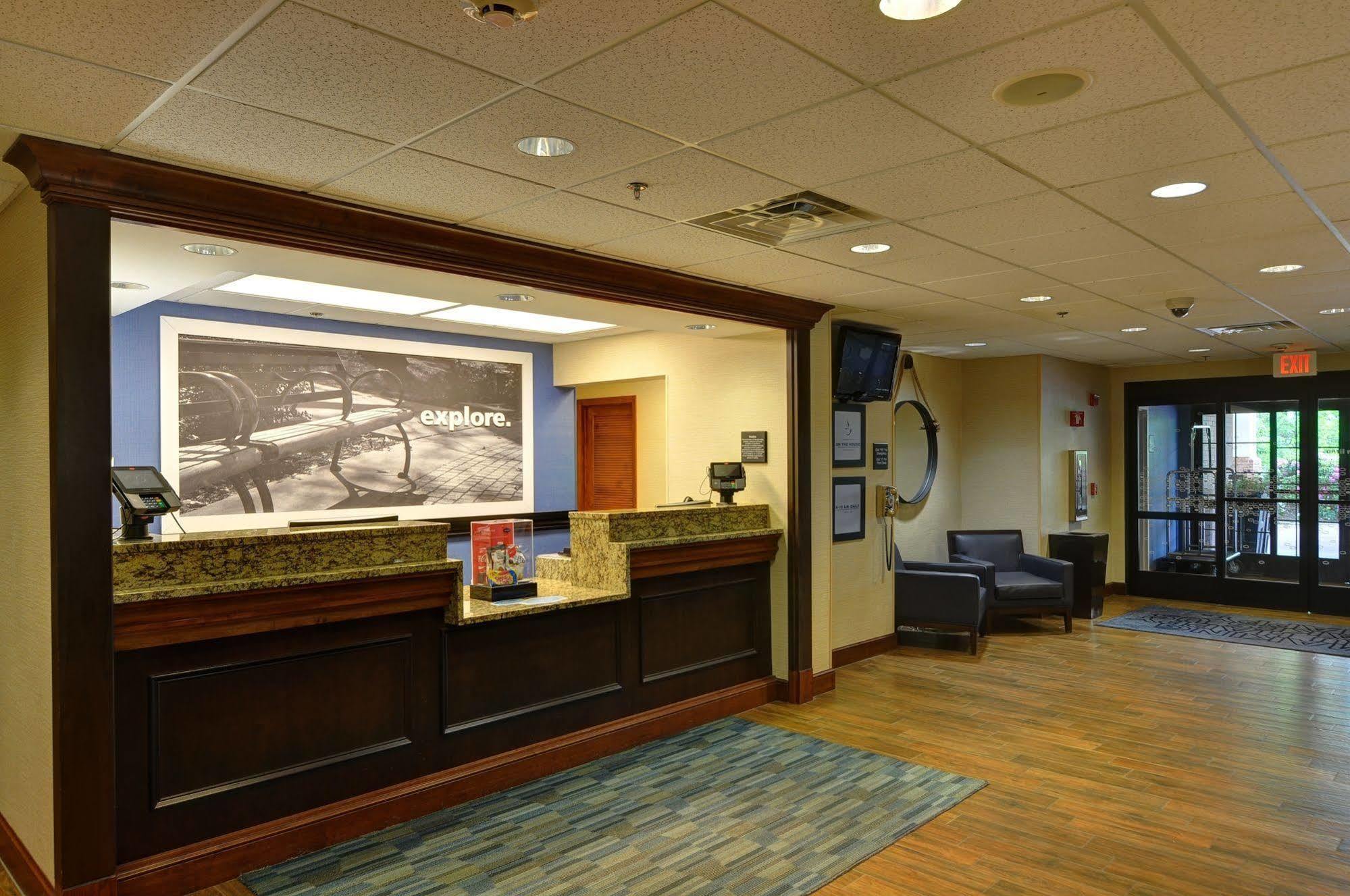 Hampton Inn Franklin Exterior photo